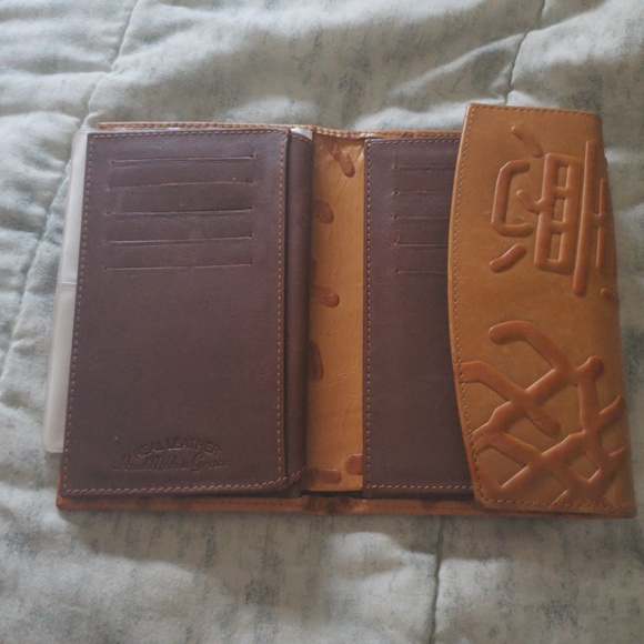 Leather wallet - Picture 4 of 8